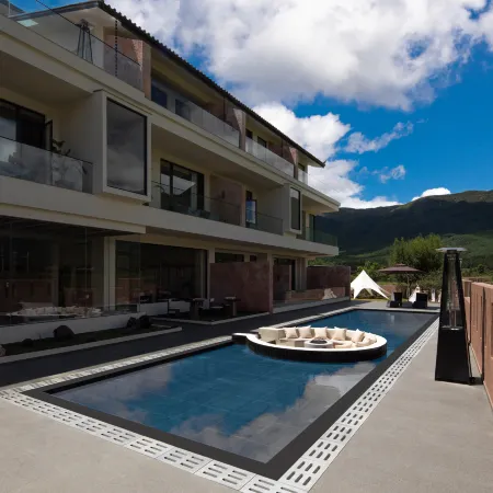 Rishine · Golden Sunrise Vista | Pasture View &Private Oxygen-Enriched Hot Spring Villa