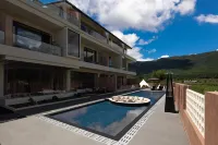 Rishine · Golden Sunrise Vista | Pasture View &Private Oxygen-Enriched Hot Spring Villa Hotels in Yulong Naxi Autonomous County