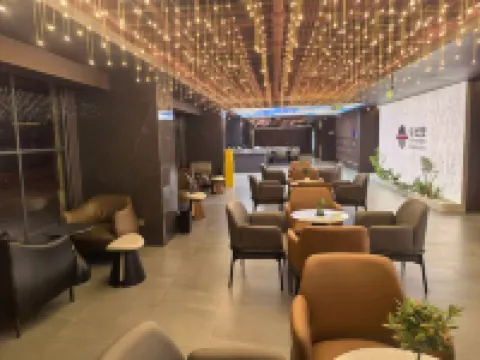 Stay at Chang'an Hotel (Beijing Railway Station Jianguomen Subway Station Branch)