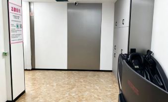 Lezhong Huyu Apartment (Shaoguan The History East Street Fengcai Building)