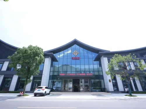 Huoshan Junlin Hotel