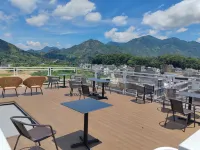 Fifth Season Boutique Homestay - parking