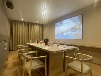 Qiting Mercure Hotel (Jieyang Ancient City Jinxian Gate) - Parking