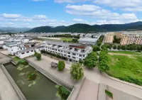 Xianzhao · Xizhu Homestay (Weishan Ancient City) - 발코니