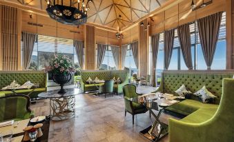 Michlifen Resort & Golf - Housity