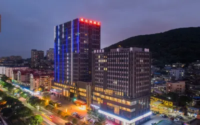 Vienna Hotel (Fuzhou Mawei Ship Culture Scenic Area Branch) Hotels near Strait Aquatic Product Exchange Center Seafood Trade Unit