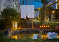 Nine View Lake Fondney Hot Spring Hotel - Hot Springs