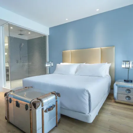 NH Collection Santiago Casacostanera Отели рядом с достопримечательностью «Лас-Кондес»