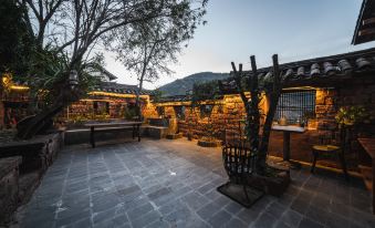 Nuodeng Mountain Hometown Light Luxury B&B