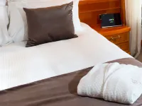 Sunborn London Yacht Hotel Отели рядом с достопримечательностью «Район Лаймхаус»