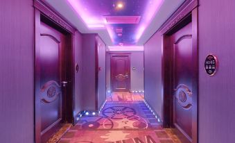 Weizhilian Movie Theme Hotel (Beijing Liujiayao Subway Station)