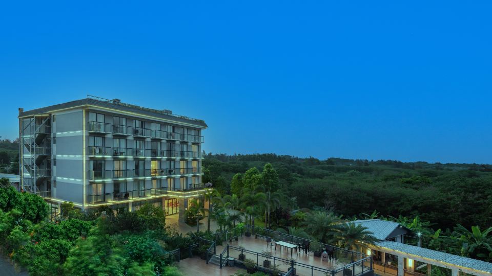 Weizhou Island Royal Bay Hotel