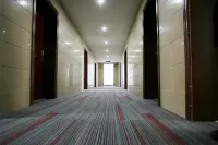 Junyi chain hotel (Jing'an Street store) - Parking