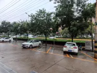 Ru jia Huayi Select Hotel (Fuxin Street, Fuping County, Yangquan City) - parking