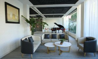 Yangshuo Time Madrigal Hotel