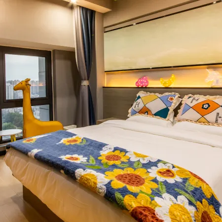 Gemini Hotel (Xinxiang Baolong Plaza)