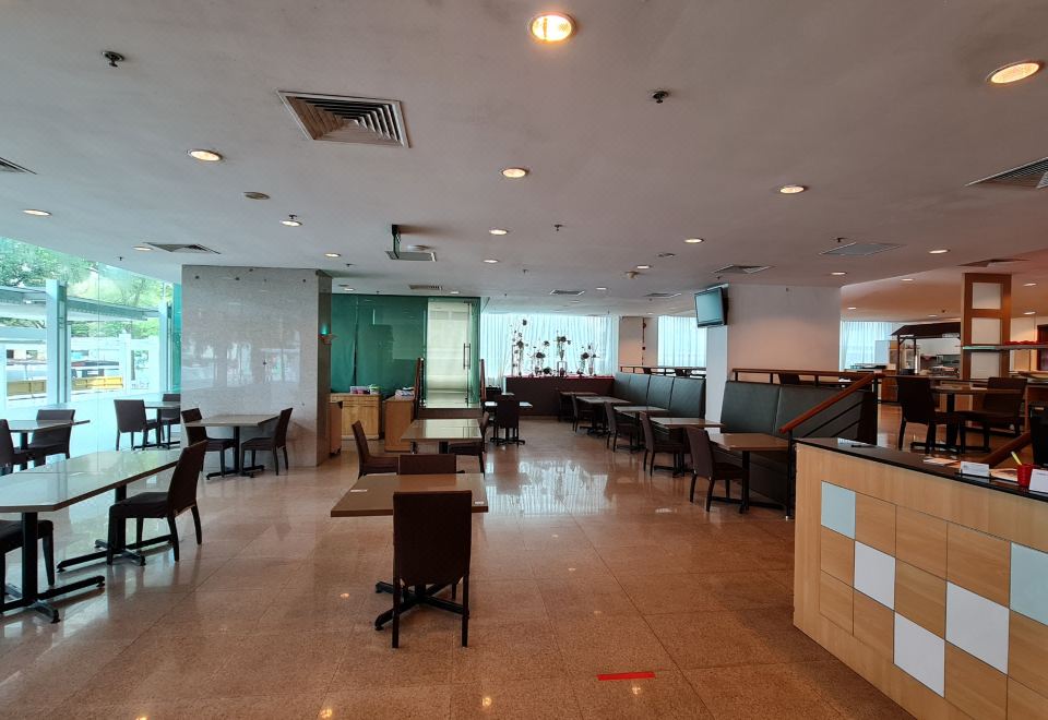 Hotel Royal @ QueensOver view