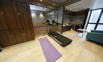 Huhua Hotel (Jiaotong University Jiangchuan Road Metro Station)