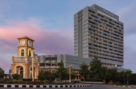 Courtyard by Marriott Phuket Town Отели рядом с достопримечательностью «Old Phuket Town»