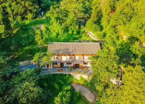 Wudang Mountain Funing residents stay