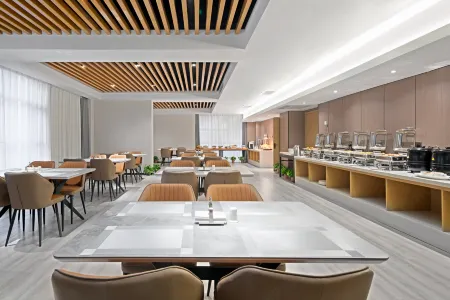 Narandy Hotel (Baoji South Railway Station) Отели рядом с достопримечательностью «Baoji University of Arts and Sciences»