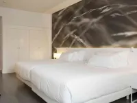 NH Collection Villa de Bilbao Hotels near Deusto