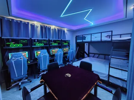 Yuanping Snail E-Sports Hotel