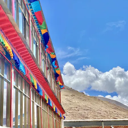 Nyima County Dangre Yongcuo Lake View Hotel