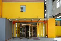 Homeinn Pebble Hotel (Beijing West Railway Station South Square) فنادق في بكين