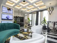 Hotel Philosophy Отели рядом с достопримечательностью «Радужная улица»
