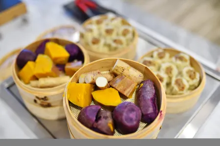 Echarm Plus Hotel (Suzhou Wujiang East Taihu Wanbao Shopping Plaza) Отели рядом с достопримечательностью «Wangong Dike»