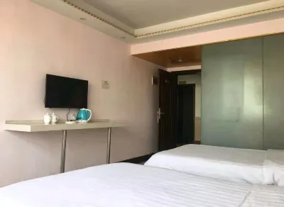 Xinghua Hotel (Fuyang Fudong Happy City)