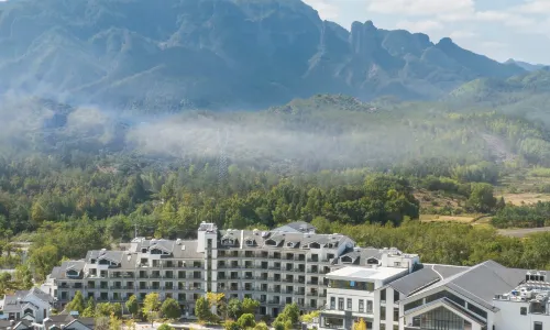 DoubleTree by Hilton Taizhou Shenxianju