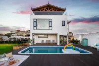 Puzhehei a lemon lake view light luxury b&B