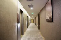 Tongbai Yun Hotel (Anqing Duxiu Avenue Greenland New Metropolis Branch)