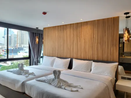 S3 Siam Bangkok Hotel Отели рядом с достопримечательностью «Wat Mai Phiren»