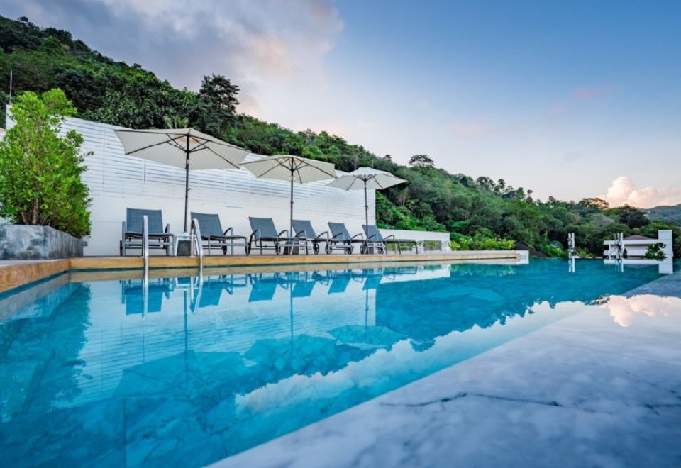 LullaBella Hotel Patong 사진
