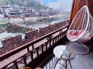 Lingfeng Shuian Inn