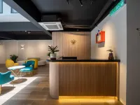 Matata Hotel Kota Kinabalu Отели рядом с достопримечательностью «Торговый центр Wisma Merdeka»