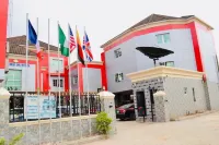 Limoh Suites