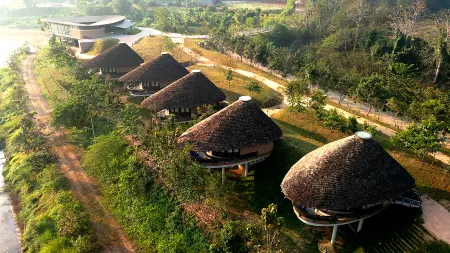 Patamma Hideaway Resort Отели рядом с достопримечательностью «Wat Tha NAO»