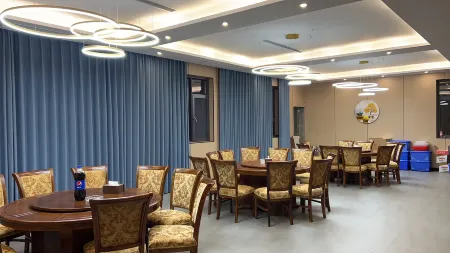 Padang Yishanju Hotel Отели рядом с достопримечательностью «Yesanguan Forest Flower Sea»