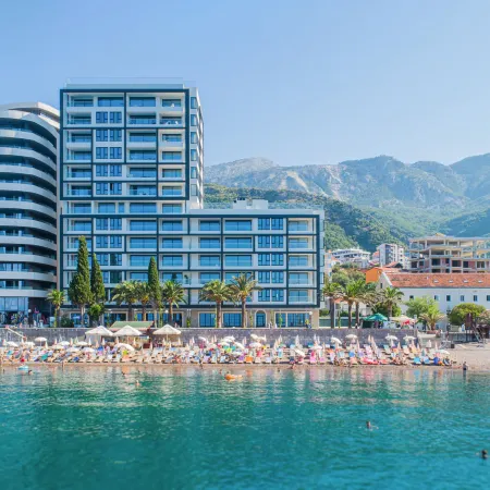 Sunraf Luxe Apartments