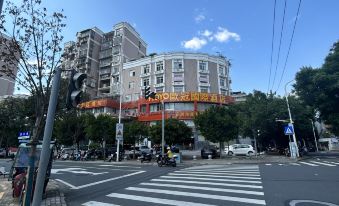 Ganzhou Champion International Hotel (Nanmenkou Bubugao Store)