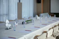 Trip.com Group Country Retreats (Dihua Earth-house Joint Resort) Hotel di Danfeng