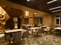 Zhongjie Central Hotel (Shenyang Zhongjie & Forbidden City Joy City Location) Hotels in Shenyang