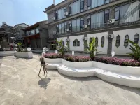 隠廊美景デザイナーズ民宿 大理双廊（双廊）