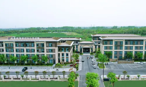 Yangzi Tianyue Hongshan Hotel
