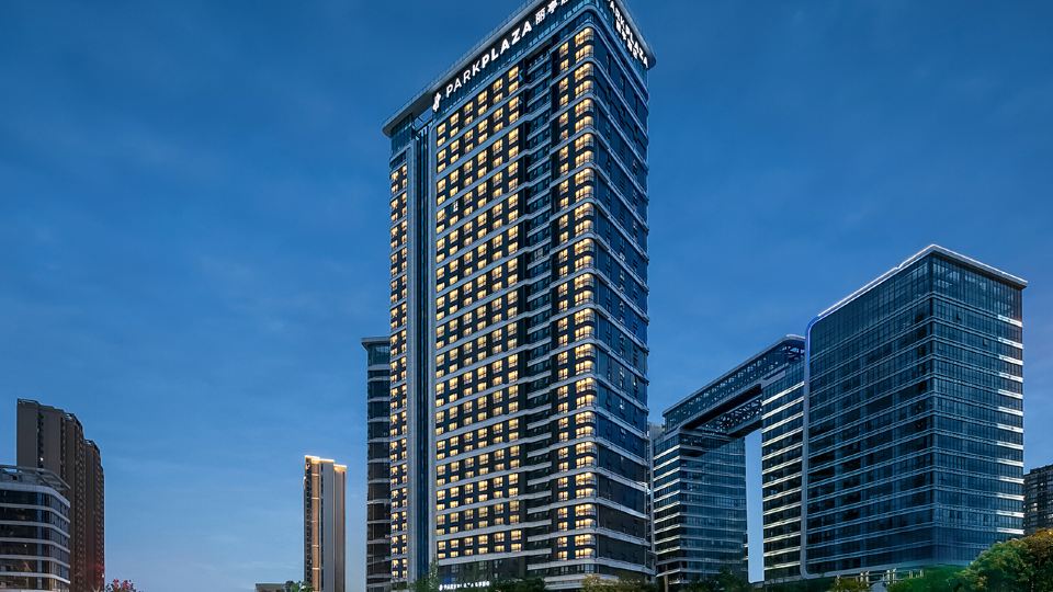 PARK PLAZA