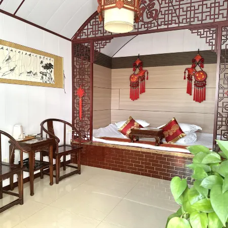 LingShi month rose inn